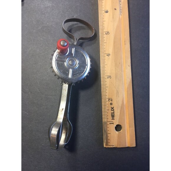 Vintage Toy Metal Handheld Mixer Egg Beater Red Wooden Handle Betty Taplin Child - Picture 5 of 6